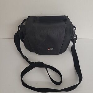 Lowepro Edit 110 Camera Bag‎ W/ Strap